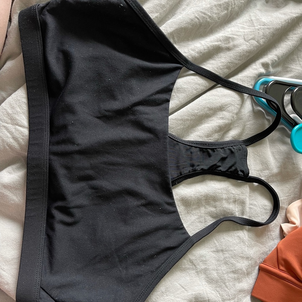 WOMEN’S Fabletics Peri Sports Bra